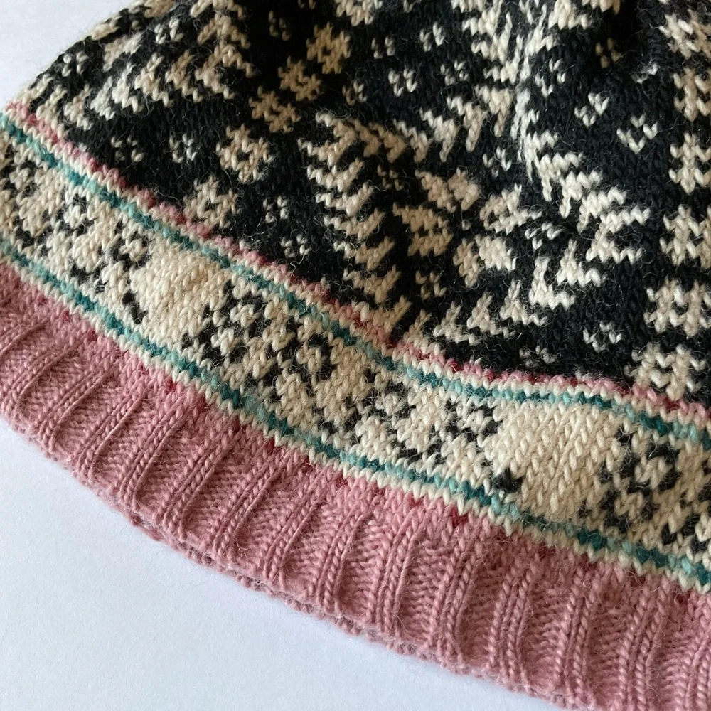 FRENCH KNOT WOOL KNIT BEANIE WITH POM FLEECE LINED PINK BLACK NWOT